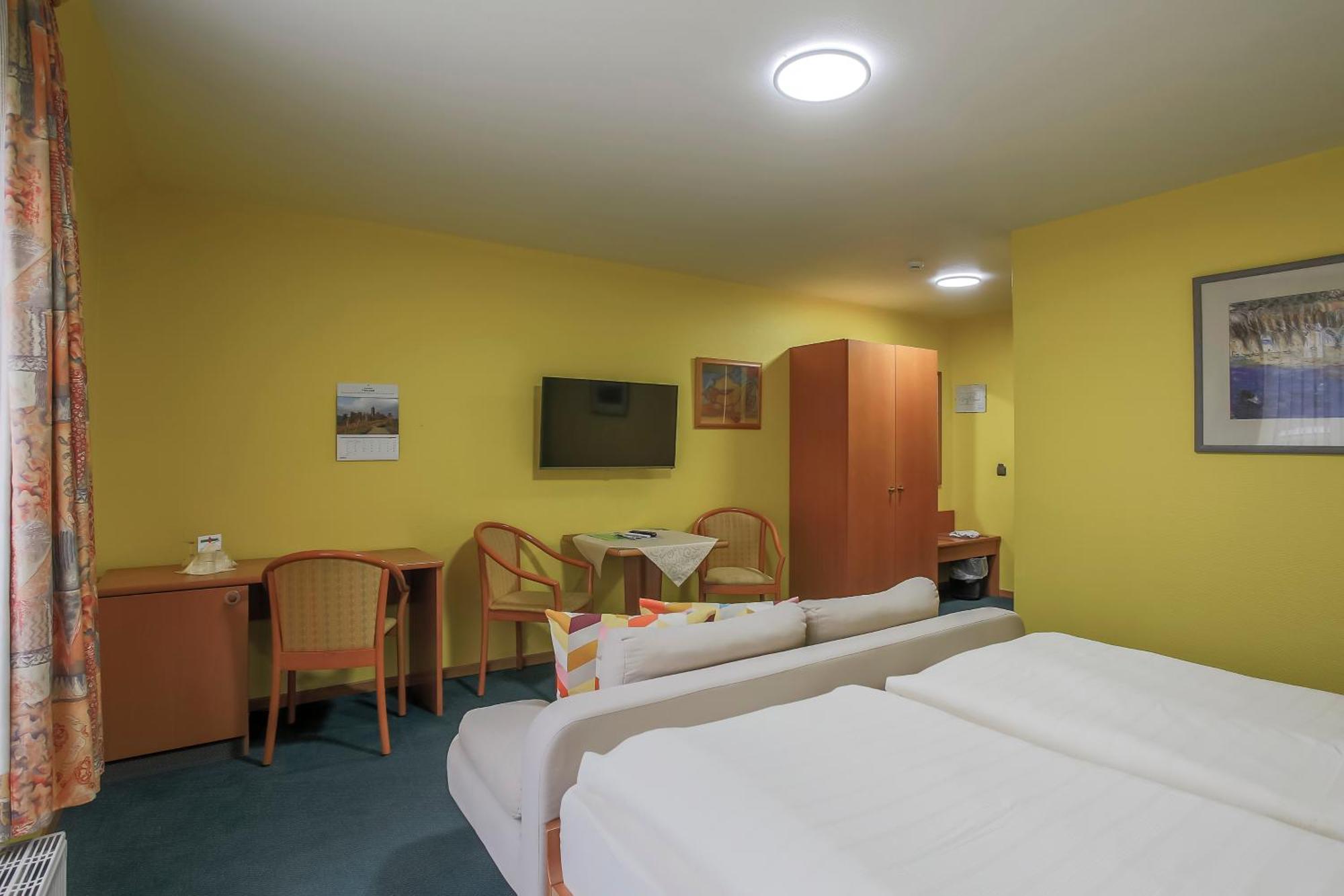 Ideal Hotel