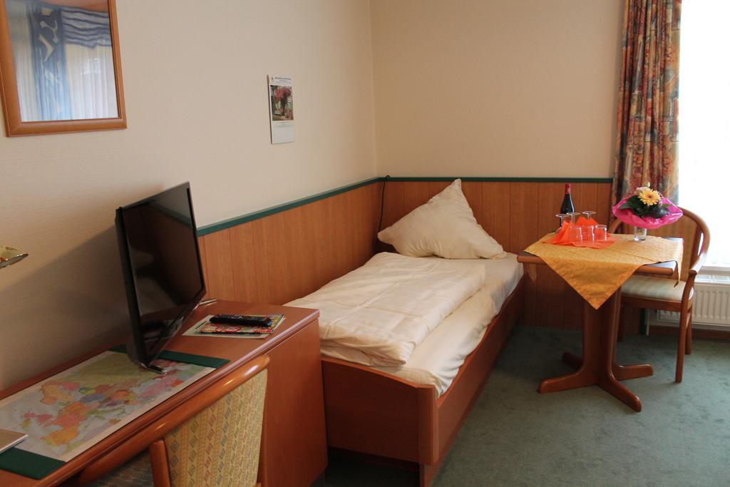 Ideal Hotel